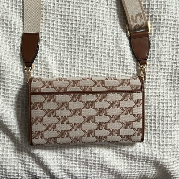 Michael Kors Crossbody Wallet - Picture 5 of 7